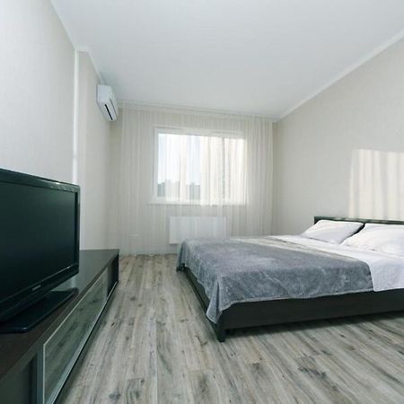 Драгоманова 38А 2Й Поверх Kyiv Exterior foto