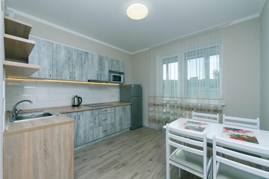 Драгоманова 38А 2Й Поверх Kyiv Exterior foto