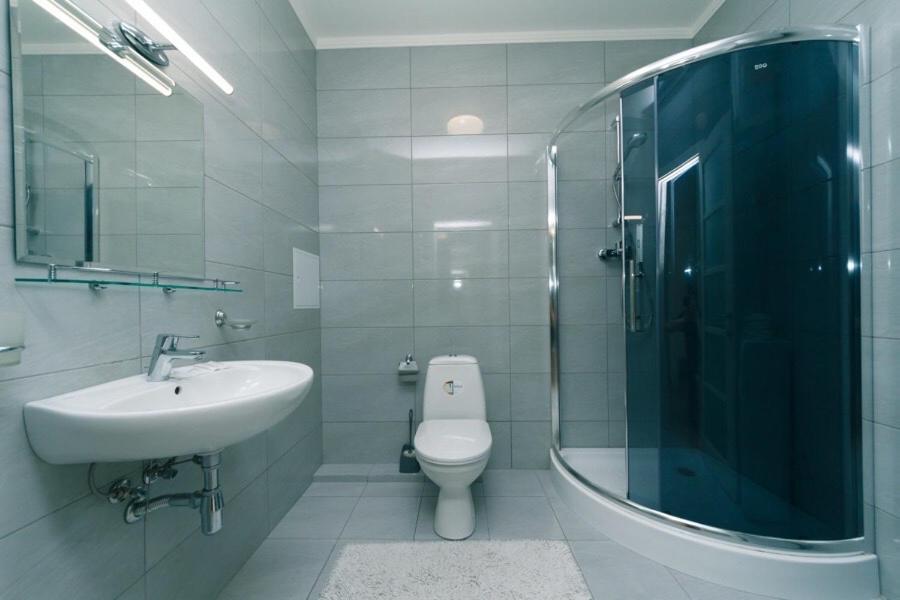 Драгоманова 38А 2Й Поверх Kyiv Exterior foto